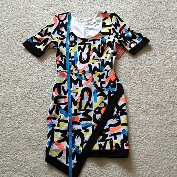 Dress - Picture 7 of 8